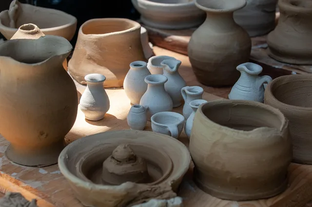 pottery, clay, craft, hobby, potters, ceramic, pottery, pottery, pottery, pottery, pottery, clay, clay, clay, clay, craft, ceramic, ceramic, ceramic, ceramic. Ceramics projects sized for one kiln shelf, chosen to build skill fast