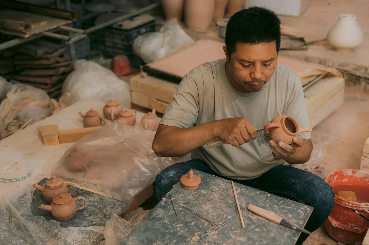 man, portrait, ceramic painting, ceramics, handicraft, earthenware, artisan, ceramic painting, ceramics, handicraft, handicraft, handicraft, handicraft, handicraft, earthenware. Home pottery lessons from two ceramics programs compared