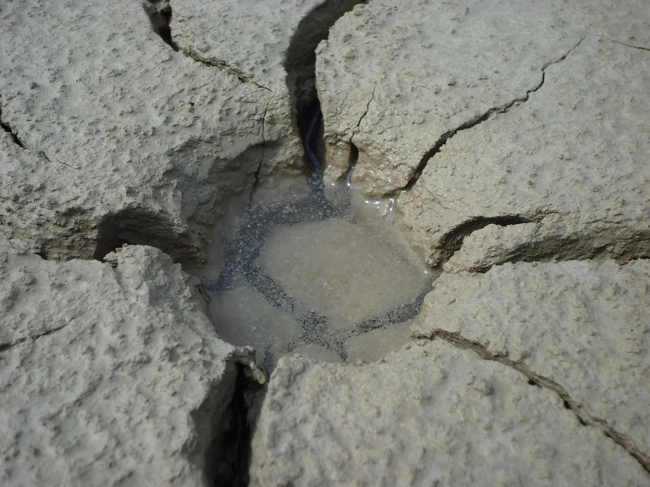 mud, clay, clay soil, wet, dry out, nature, landscape, clay, clay, clay soil, clay soil, clay soil, clay soil, clay soil. Storing wet clay, dry chemicals and fired work in a home pottery studio